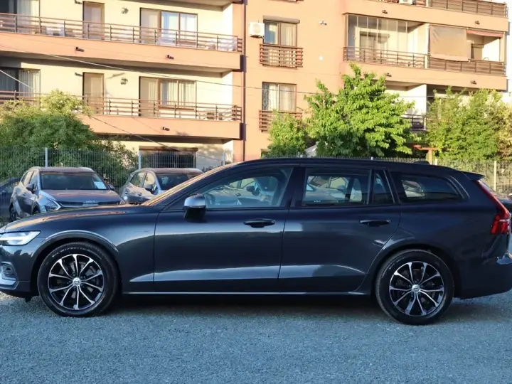 Volvo V60 II D3 Geartronic Momentum Pro