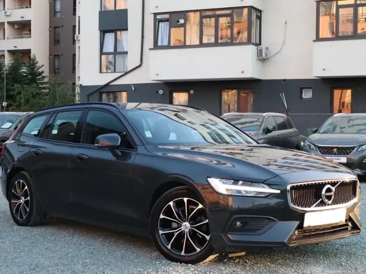 Volvo V60 II D3 Geartronic Momentum Pro