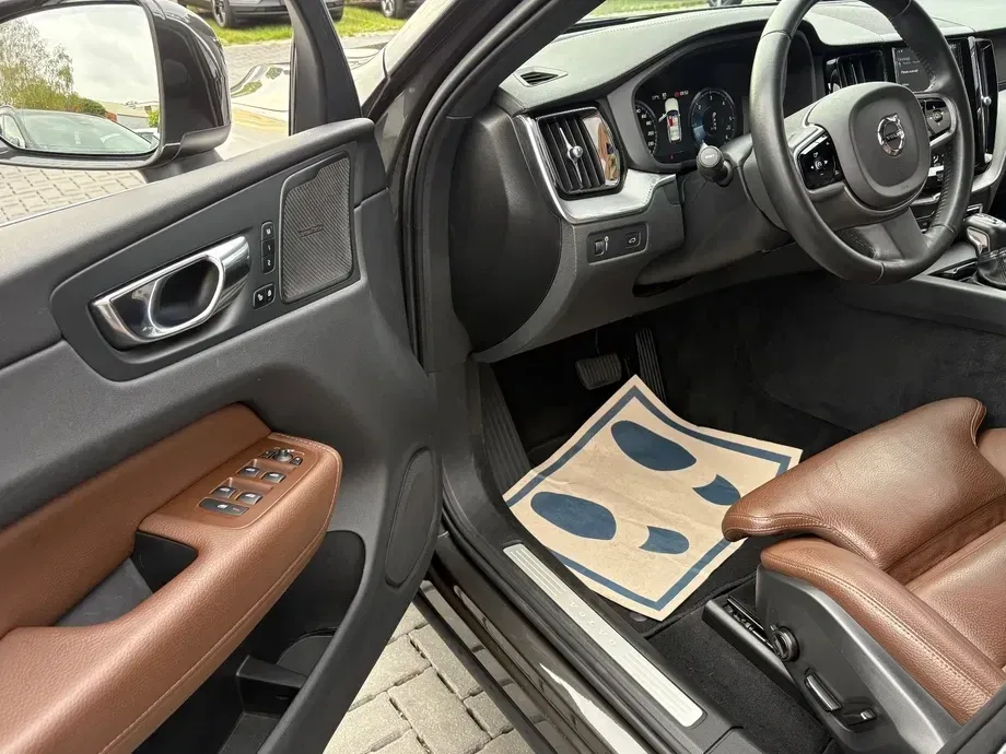 Volvo XC 60 II B4 MHEV Inscription — imagine 2