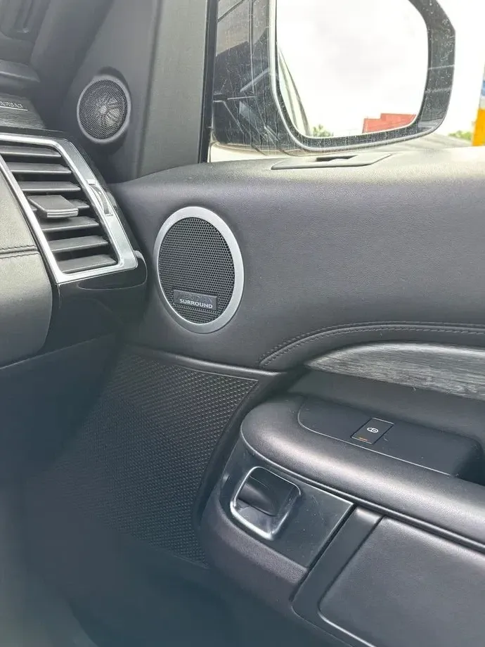 Land Rover Discovery V 3.0 L TD6 HSE Luxury — imagine 5