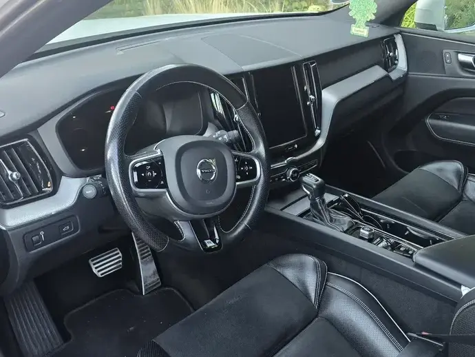 Volvo XC 60 II D4 AWD R-Design
