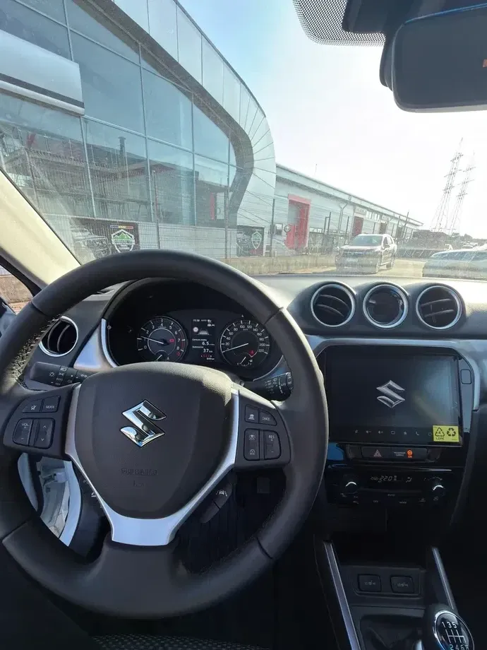 Suzuki Vitara III 1.4 Boosterjet 6MT AllGrip MHEV Passion — imagine 6