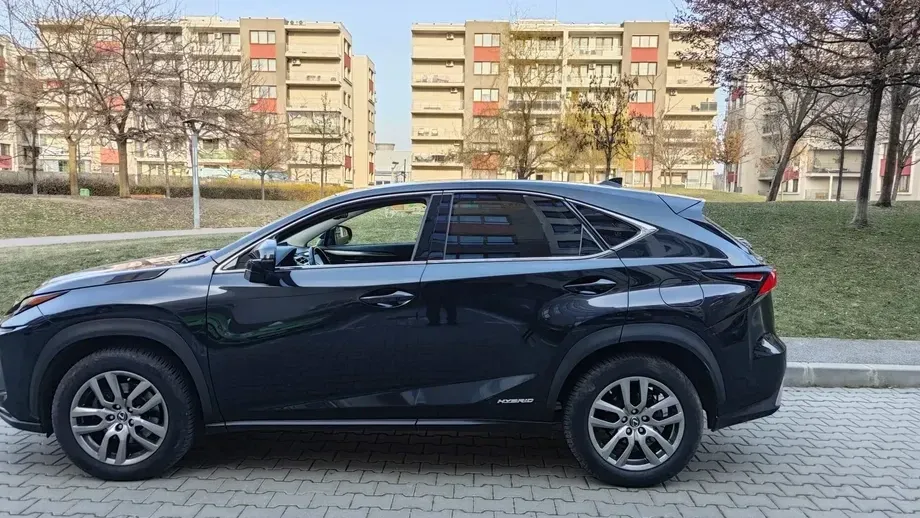 Lexus NX 300h E-FOUR — imagine 6