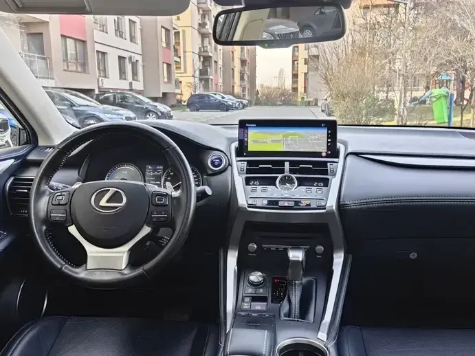 Lexus NX 300h E-FOUR