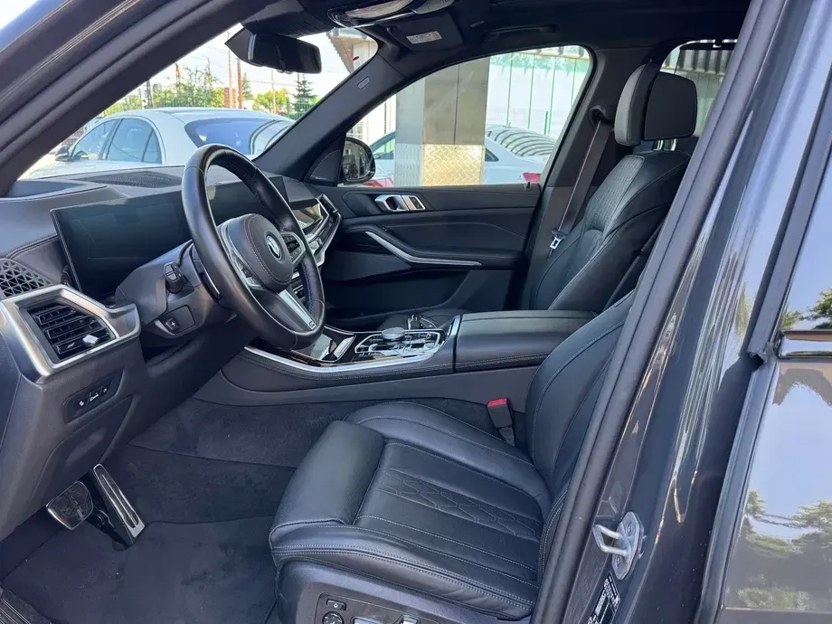 BMW X5 xDrive50e — imagine 5