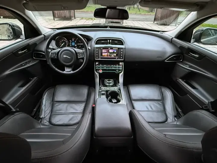 Jaguar XE E-Performance Aut. Prestige