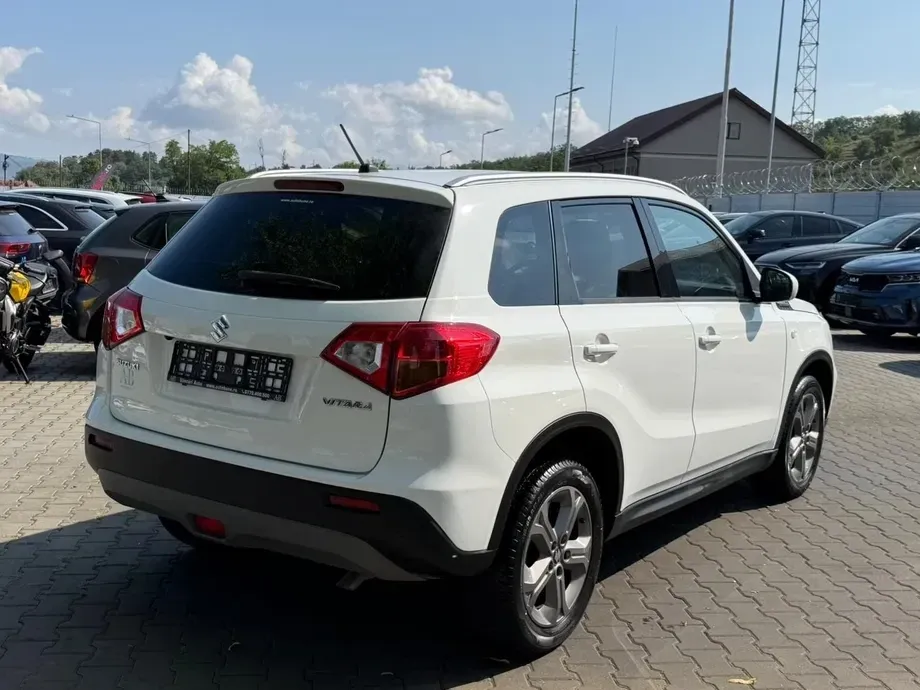 Suzuki Vitara 1.6 DDIS 4X4 Luxus — imagine 4