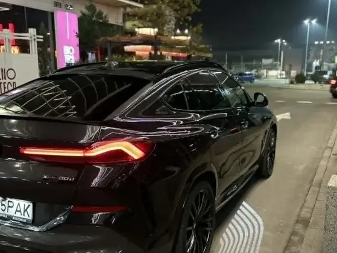 BMW X6 G06