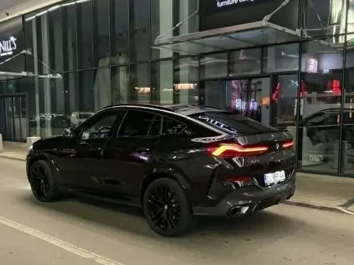 BMW X6 G06