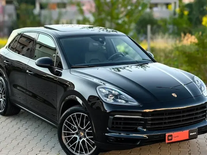 Porsche Cayenne Standard