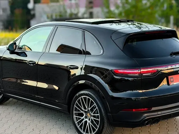 Porsche Cayenne Standard