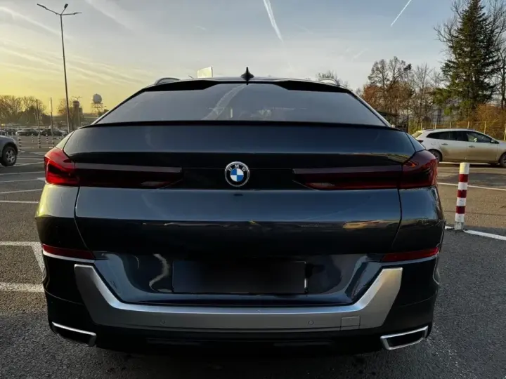 BMW X6 G06