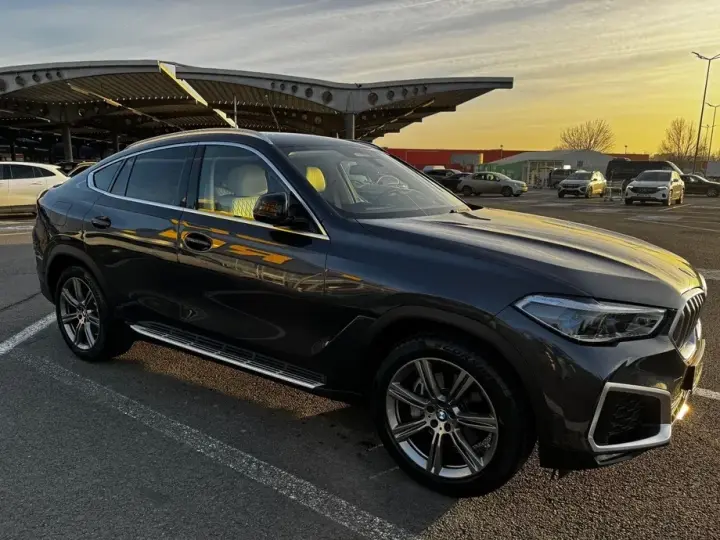 BMW X6 G06
