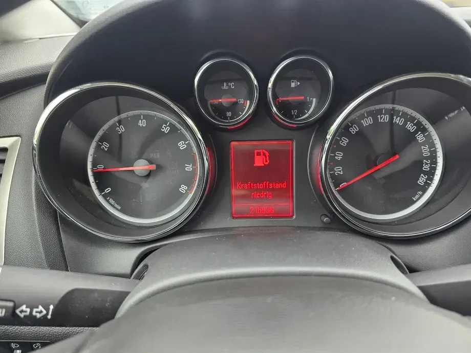 Opel Astra J 1.4 Turbo ECOTEC 150 Edition — imagine 5