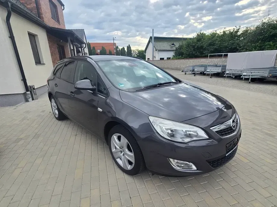 Opel Astra J 1.4 Turbo ECOTEC 150 Edition — imagine 2