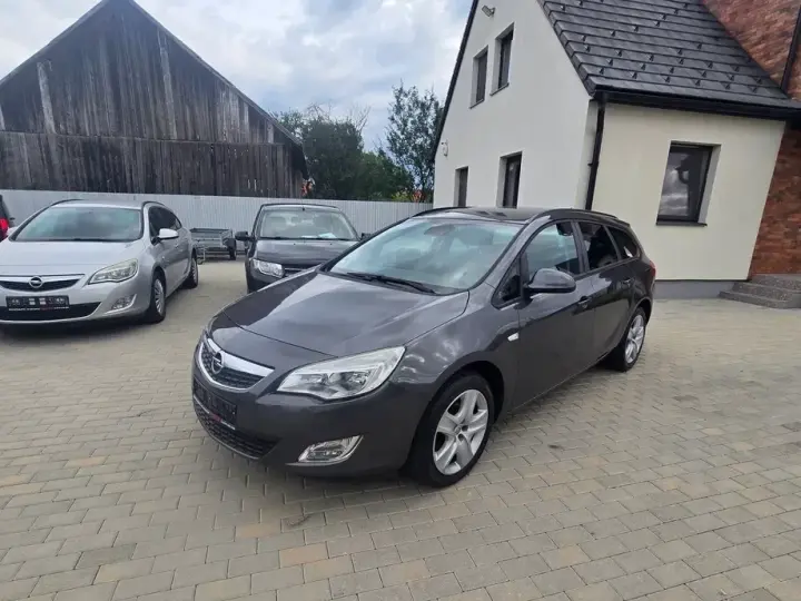 Opel Astra J 1.4 Turbo ECOTEC 150 Edition