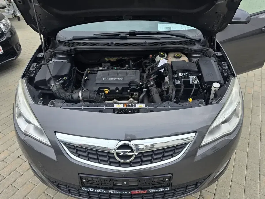Opel Astra J 1.4 Turbo ECOTEC 150 Edition — imagine 6