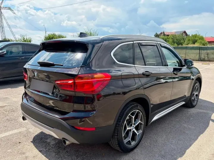 BMW X1 F48 sDrive20i AT xLine