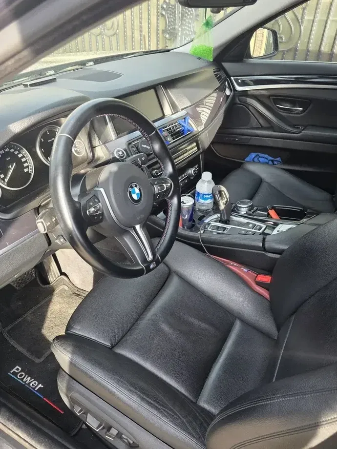 BMW Seria 5 F10/F11/F07 525d xDrive AT — imagine 5