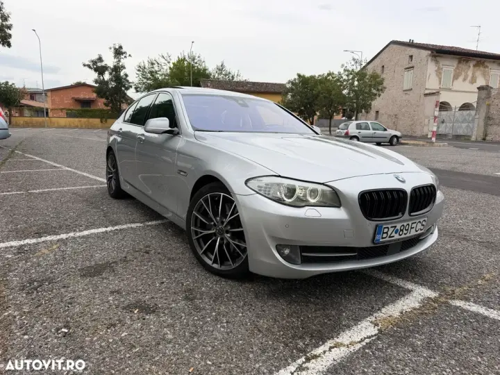 BMW Seria 5 F10/F11/F07 [2010 - 2017] 535d xDrive Aut.