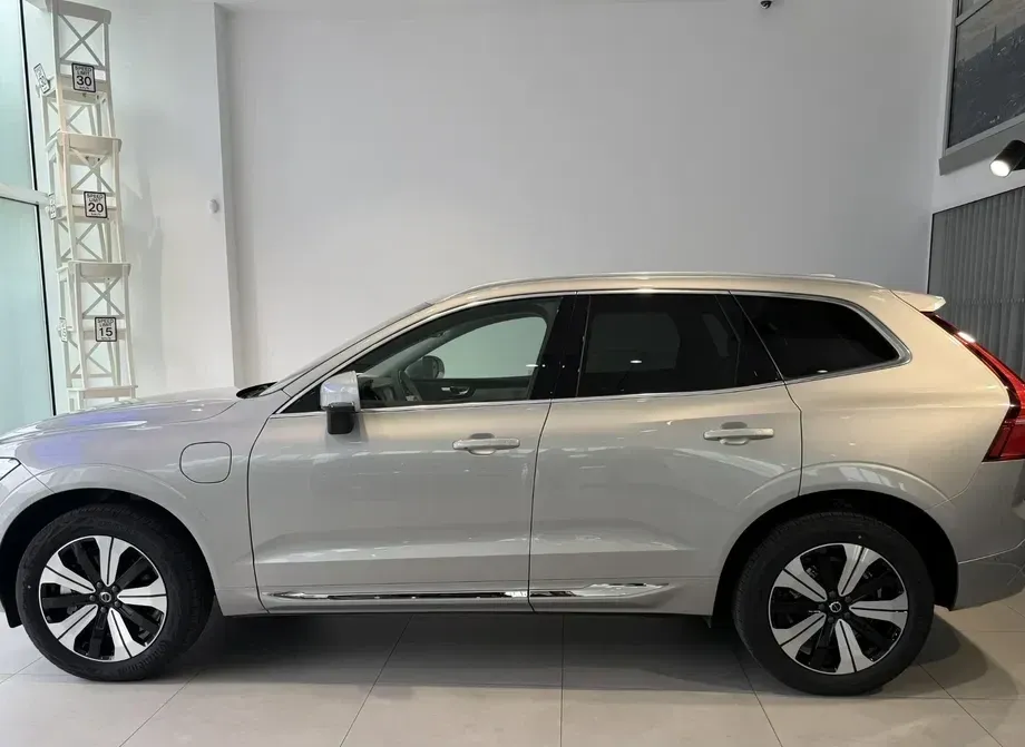 Volvo XC 60 T8 AWD AT PHEV Plus Bright — imagine 2