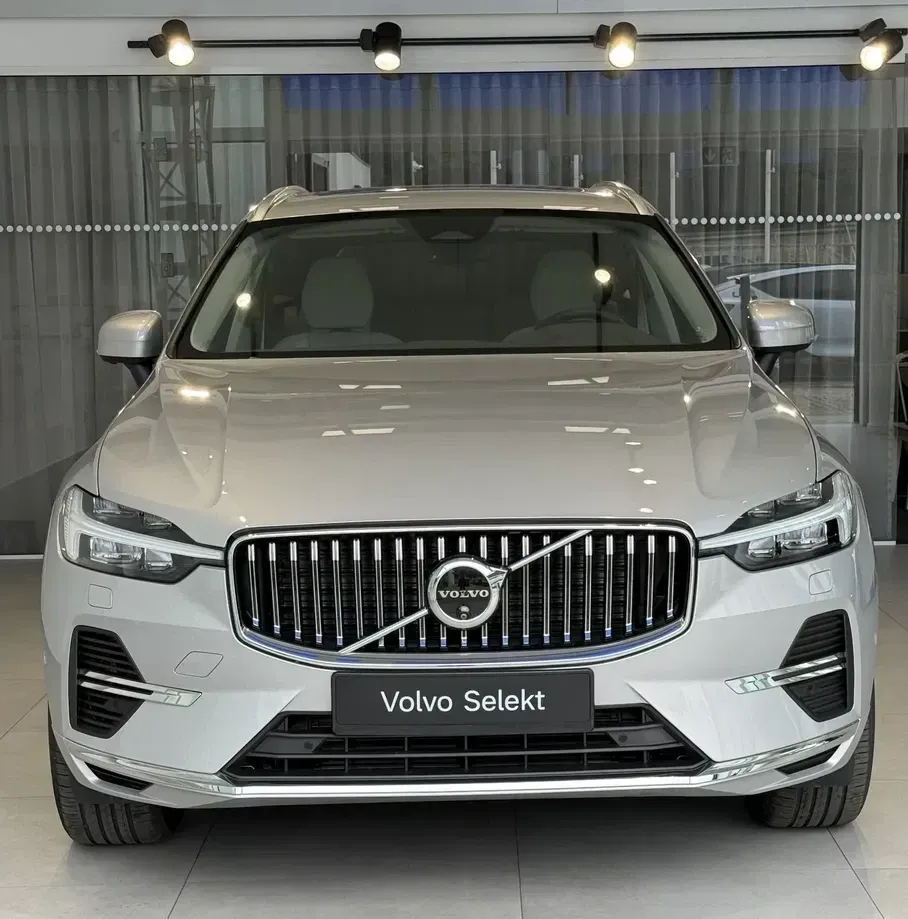 Volvo XC 60 T8 AWD AT PHEV Plus Bright — imagine 4
