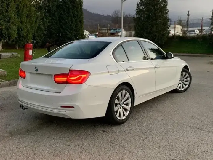 BMW Seria 3 320d xDrive AT Luxury Line