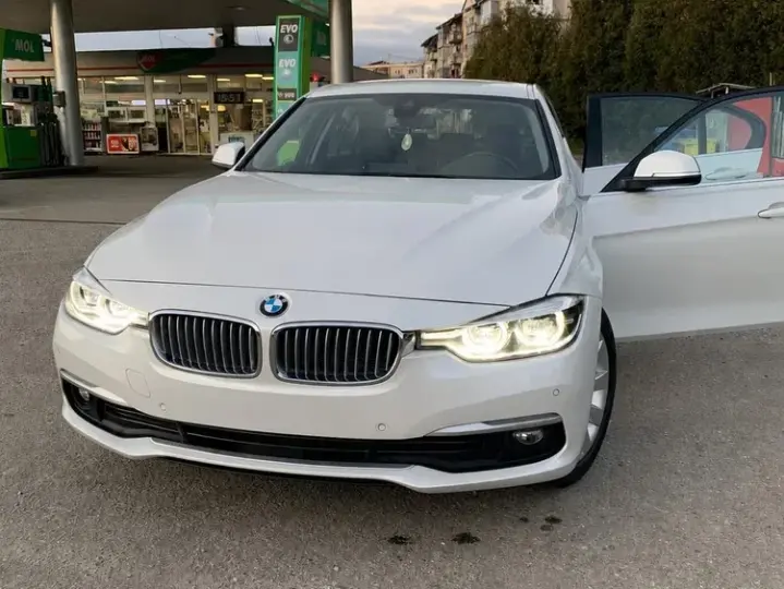 BMW Seria 3 320d xDrive AT Luxury Line
