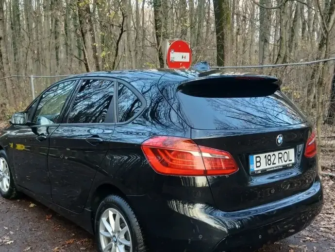 BMW Seria 2 214d Advantage