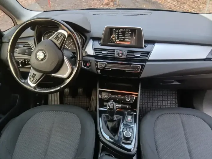BMW Seria 2 214d Advantage