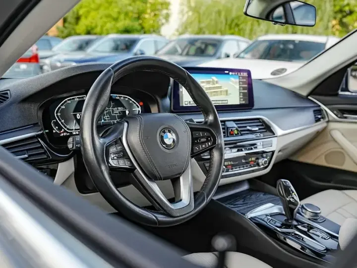BMW Seria 5 545e xDrive Aut.