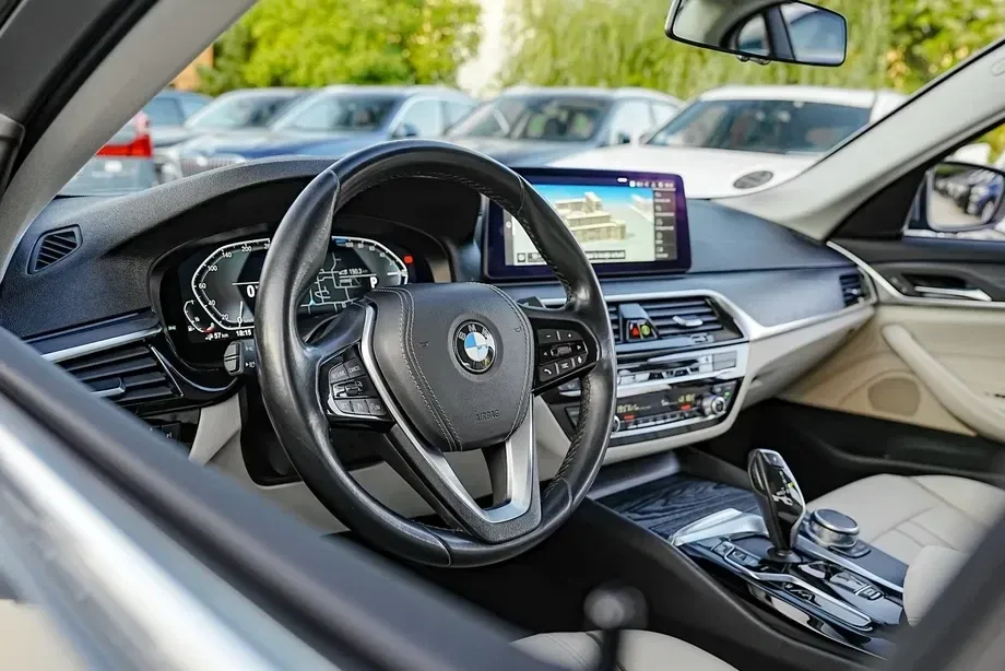 BMW Seria 5 545e xDrive Aut. — imagine 4