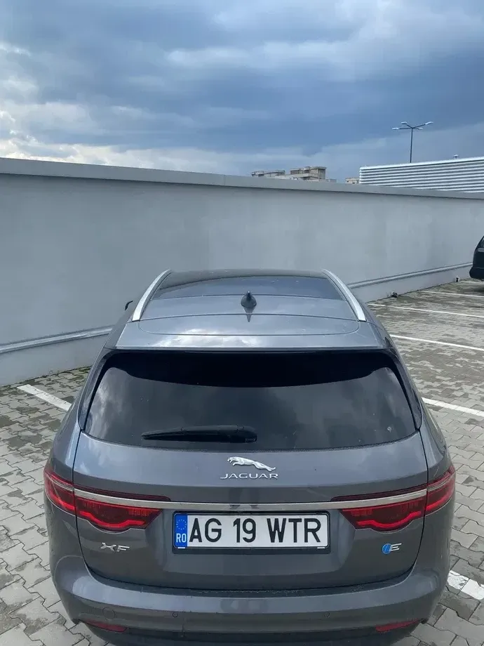 Jaguar XF 20d RWD E-Performance Prestige — imagine 6
