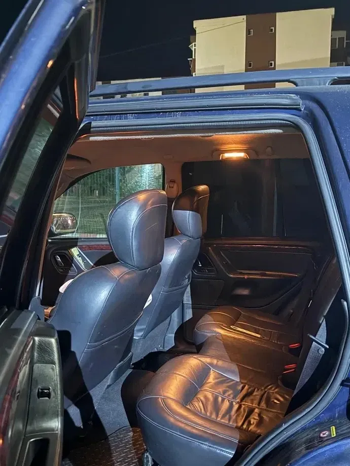 Jeep Grand Cherokee — imagine 5