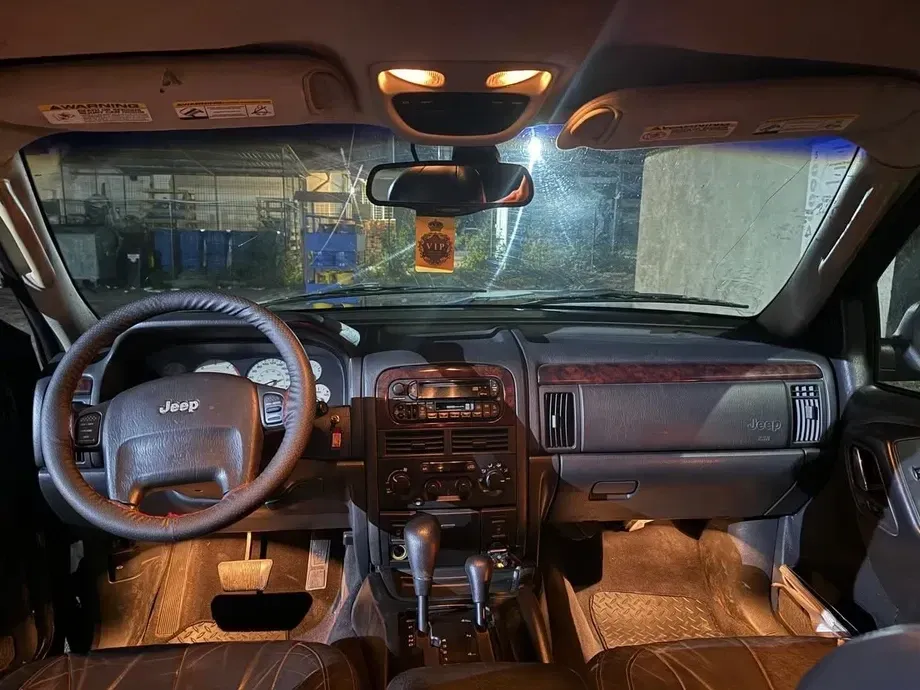 Jeep Grand Cherokee — imagine 4
