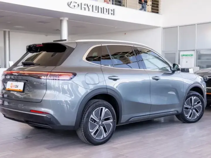 Geely Starray EM-i