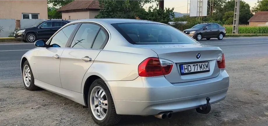 BMW Seria 3 E90/E91/E92/E93 325xi — imagine 3