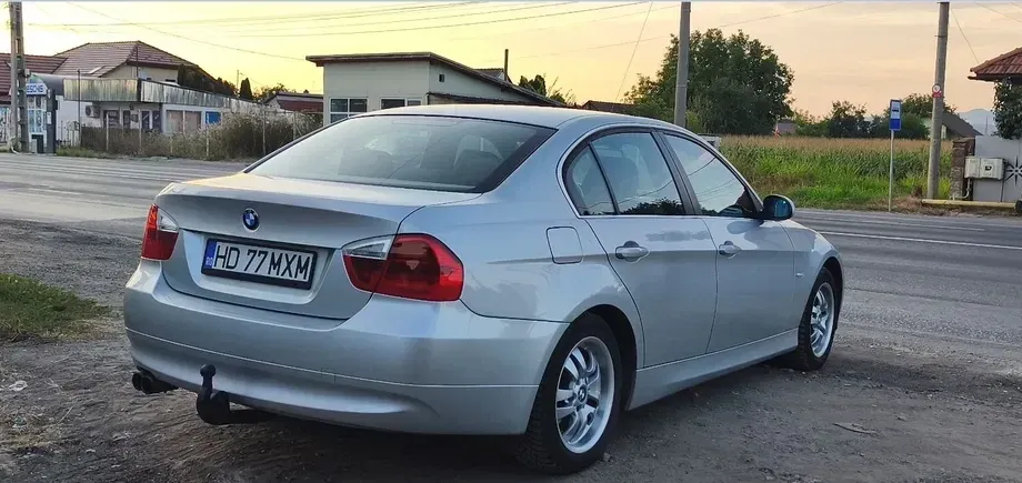 BMW Seria 3 E90/E91/E92/E93 325xi — imagine 4