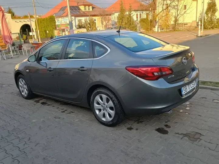 Opel Astra J 1.4 ECOTEC Turbo Enjoy