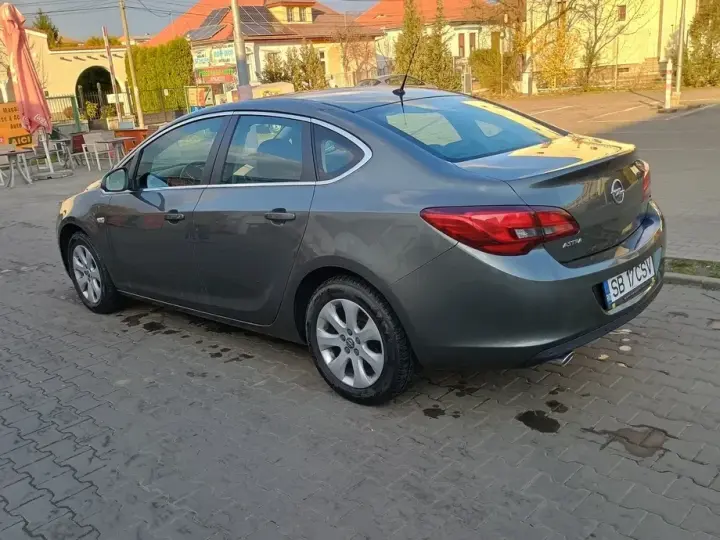 Opel Astra J 1.4 ECOTEC Turbo Enjoy