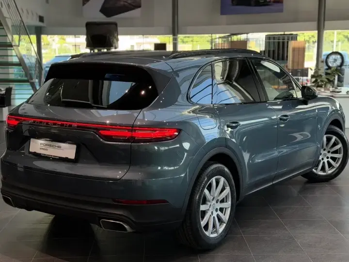 Porsche Cayenne Standard