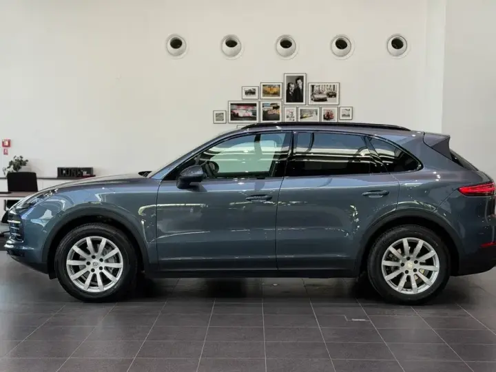 Porsche Cayenne Standard