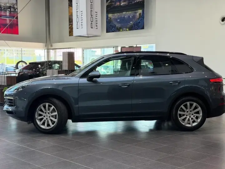 Porsche Cayenne Standard
