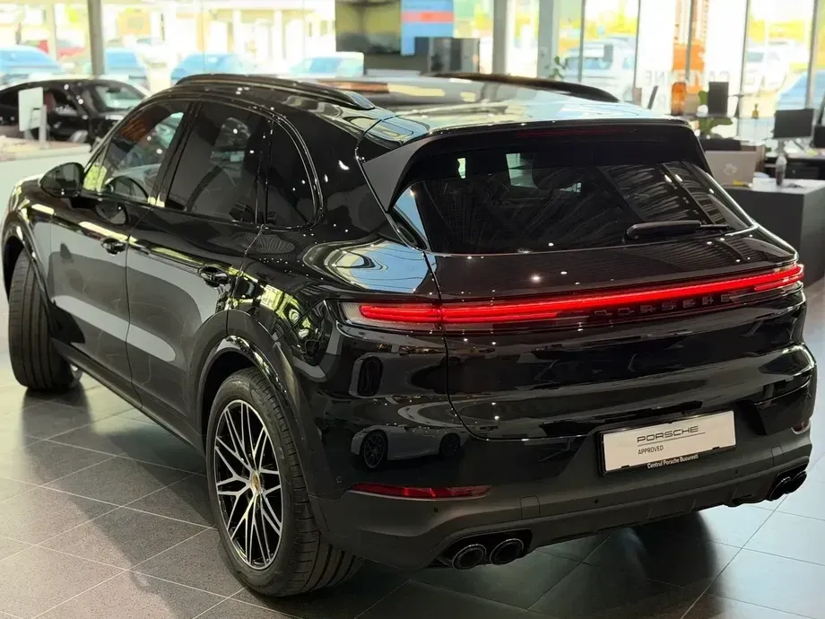 Porsche Cayenne Standard — imagine 3