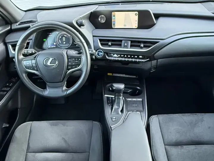 Lexus UX 250h FWD Business