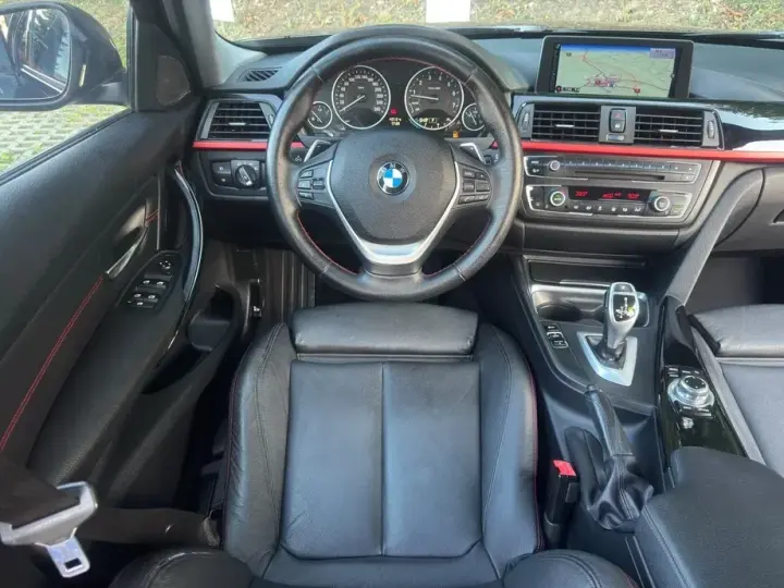 BMW Seria 3 320i Aut.