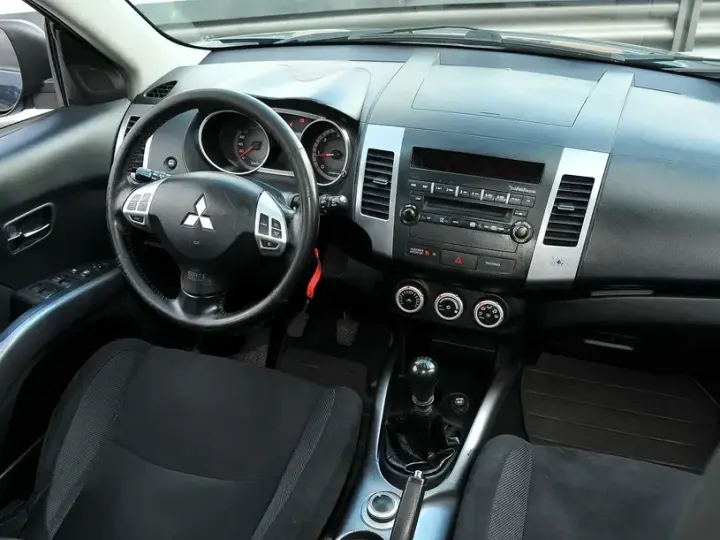 Mitsubishi Outlander II