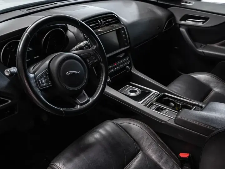 Jaguar F-Pace 20d AWD Aut. Prestige