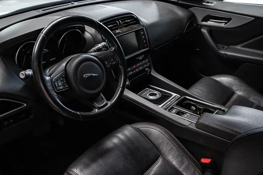 Jaguar F-Pace 20d AWD Aut. Prestige — imagine 5