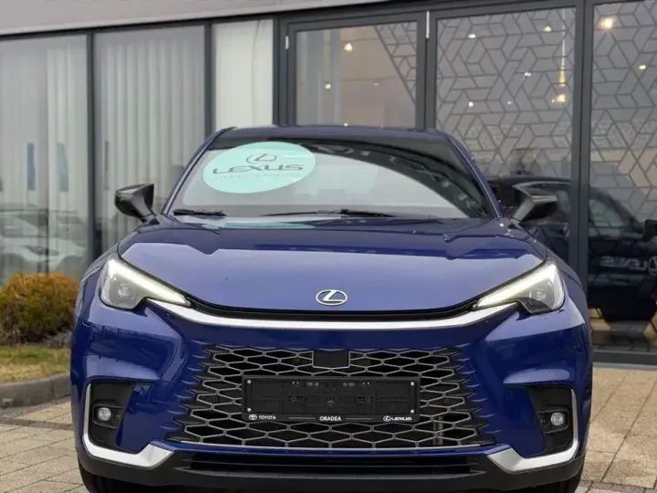 Lexus LBX